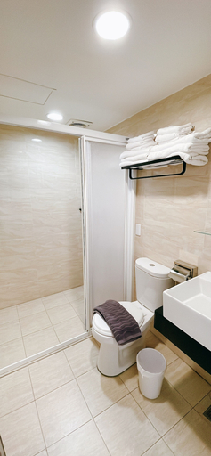 Bathroom 5, 3rd Alley Inn, Kaohsiung