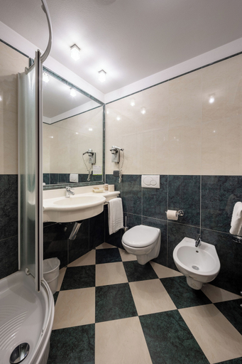 Bathroom 3, Lucrezia Borgia, Ferrara
