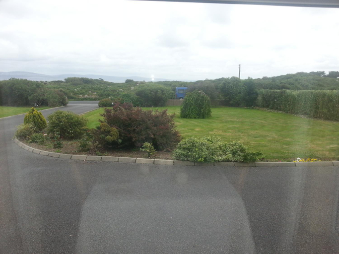 Others 4, Aran View - Radharc Arainn B&B
