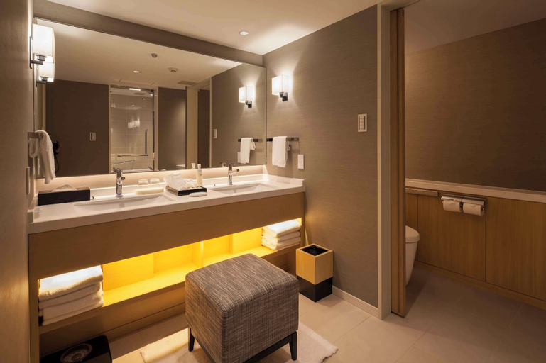 Bathroom 7