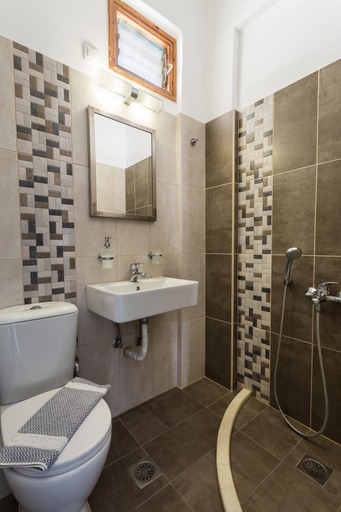 Others 4, Protopapas Rooms, Crete