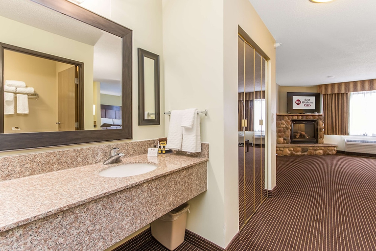 Bathroom 5, White Pines Inn & Suites, Ottawa