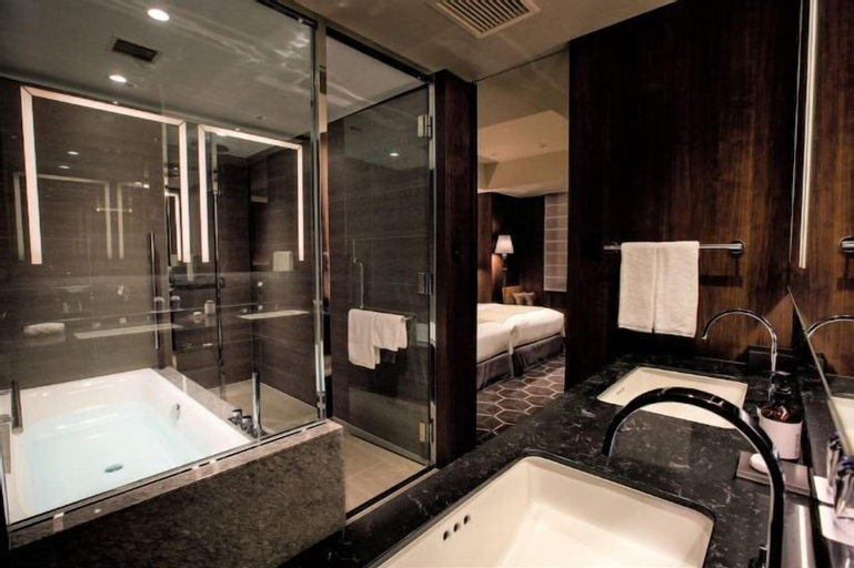 Bathroom 8