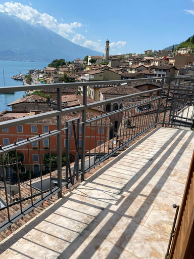 Others 3, Villa Castello only room, Brescia