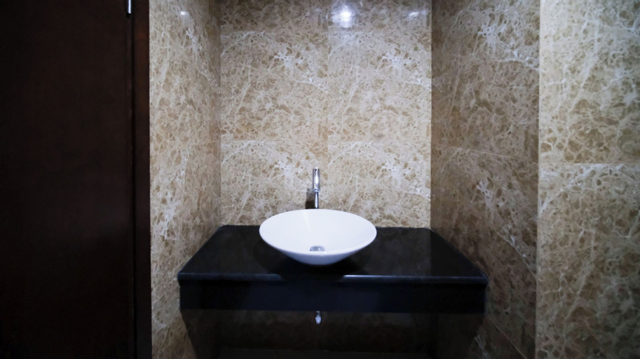 Bathroom 7