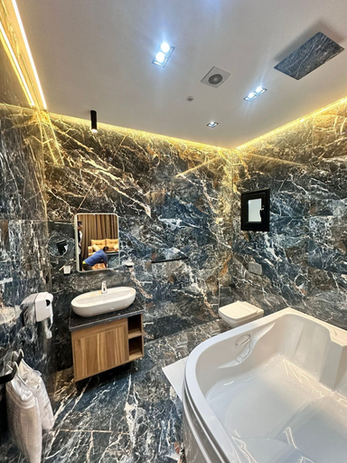 Bathroom 3, Farida Palace Hotel Boutique, Luxor