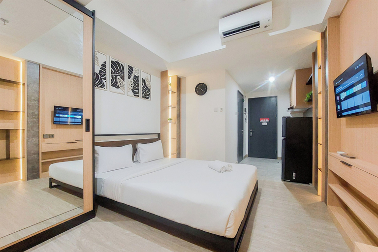 Bedroom 3, Restful And Cozy Stay Studio With Balcon At Collins Boulevard Apartment, Tangerang
