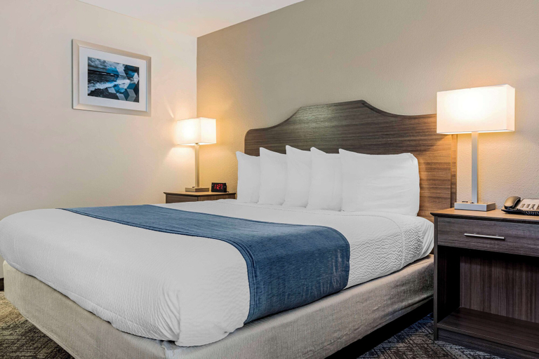 Bedroom 3, Best Western Santee Lodge, San Diego