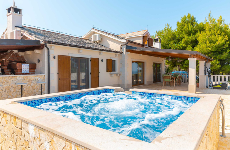 Sport & Beauty 4, Villa Anabella, Supetar