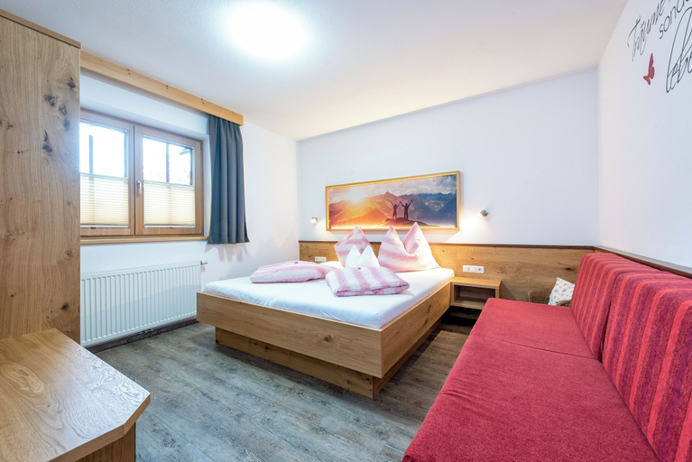 Bedroom 2, Alpenresort Thanner, Schwaz