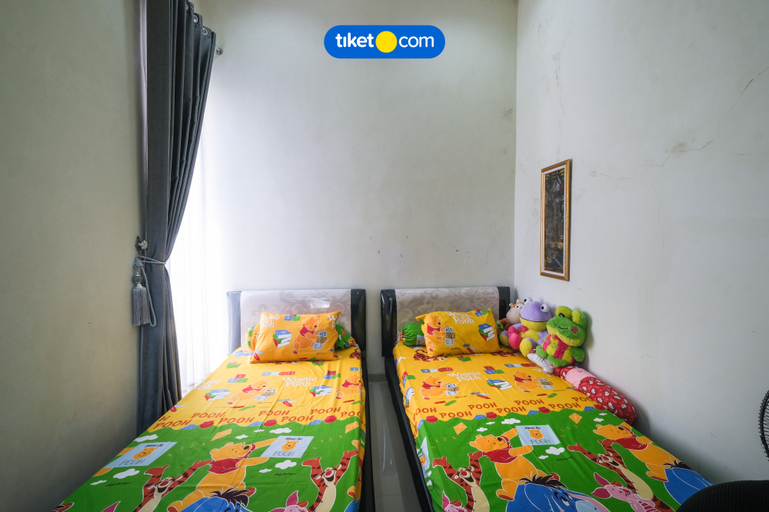 Bedroom 4, The OZ HE-01, Villa Omah Dalem with Mountain View, Malang