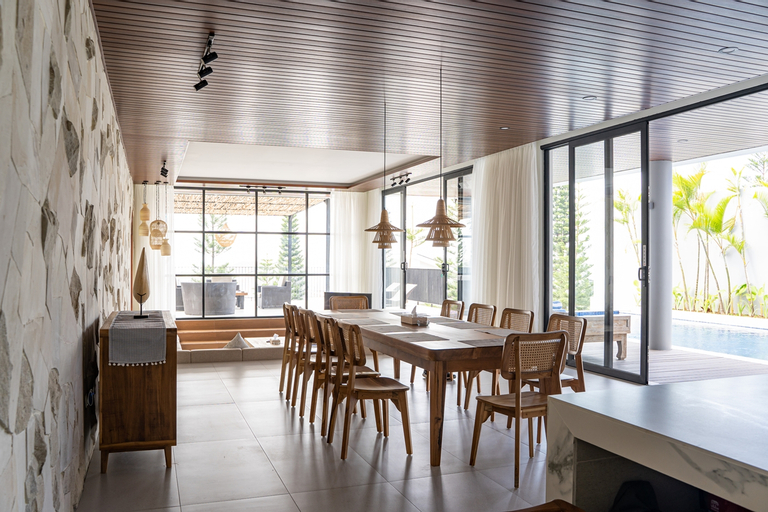 Restaurant 12