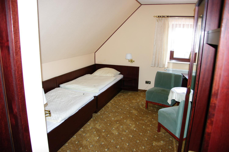 Bedroom 3, Landhotel Goldener Lowe, Mittelsachsen