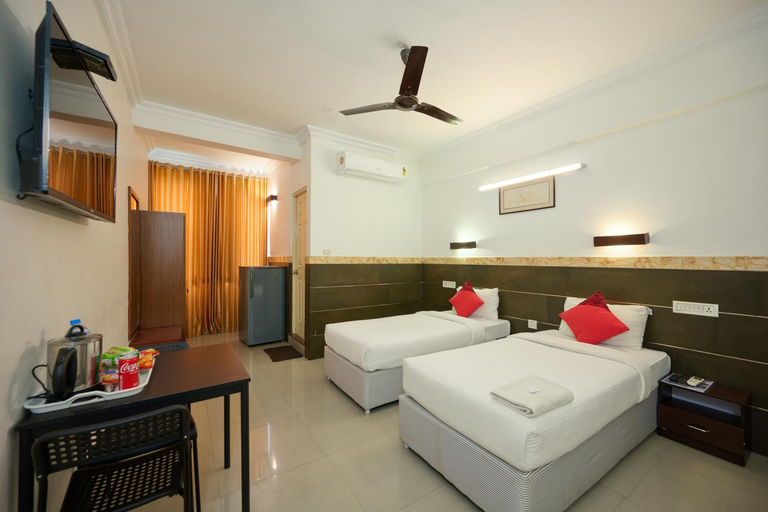 Others 5, Nettoor Pavilion, Ernakulam