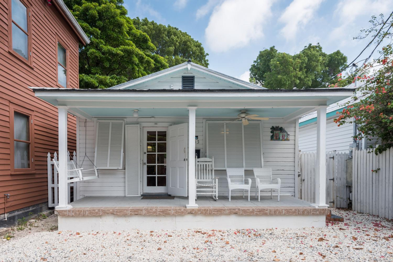 Amelia House, Monroe