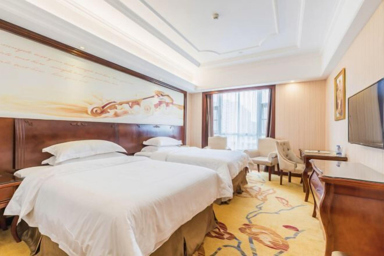 Bedroom 3, Vienna Hotel (Gaozhou Chengdong Passenger Station), Maoming