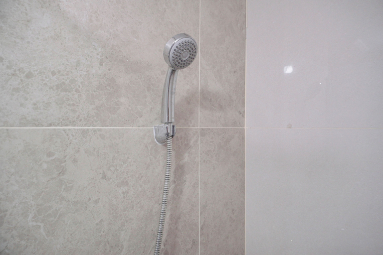 Bathroom, Fancy And Nice Studio At Transpark Cibubur Apartment, Depok