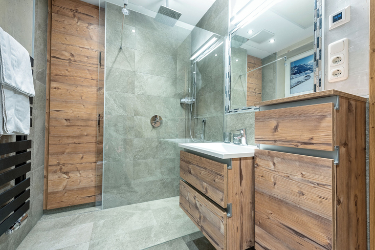 Bathroom 3, Alpenresort Thanner, Schwaz