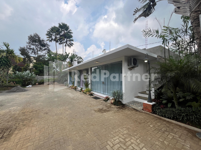 Exterior & Views 5, Villa Layar Selorejo Mitra RedDoorz, Malang