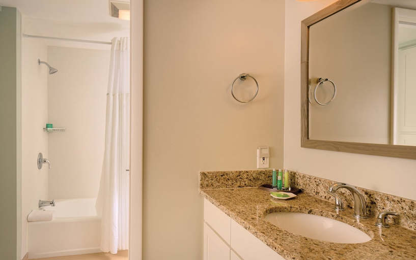 Bathroom 3, Paniolo Greens, Hawaii