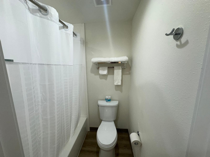 Bathroom 3