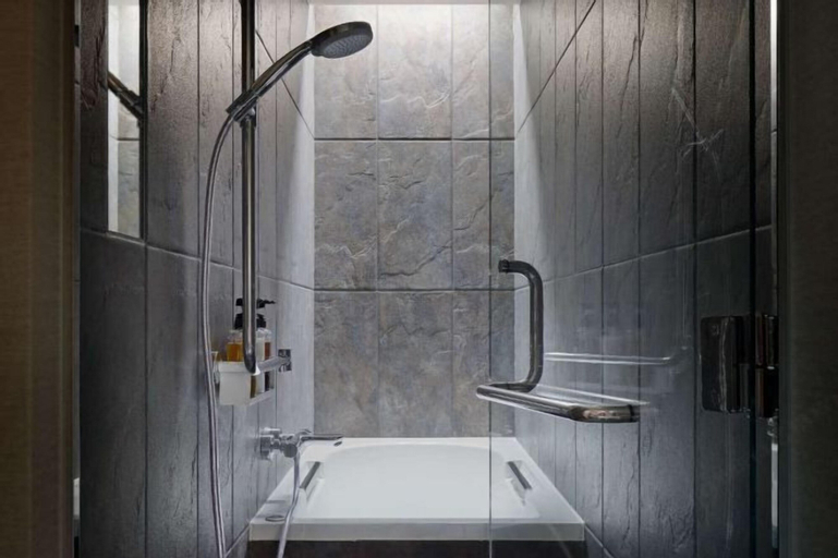Bathroom 15