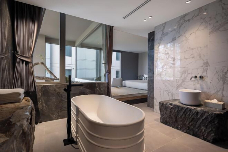 Bathroom 11
