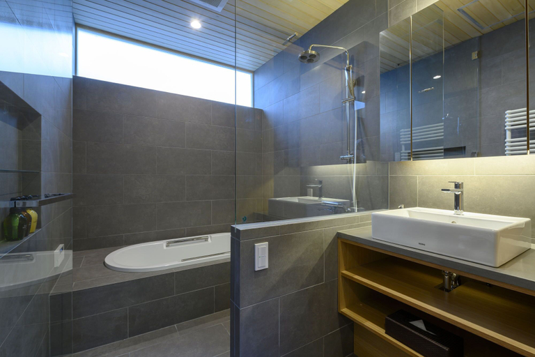 Bathroom 4, Hachiko by H2 Life, Kutchan