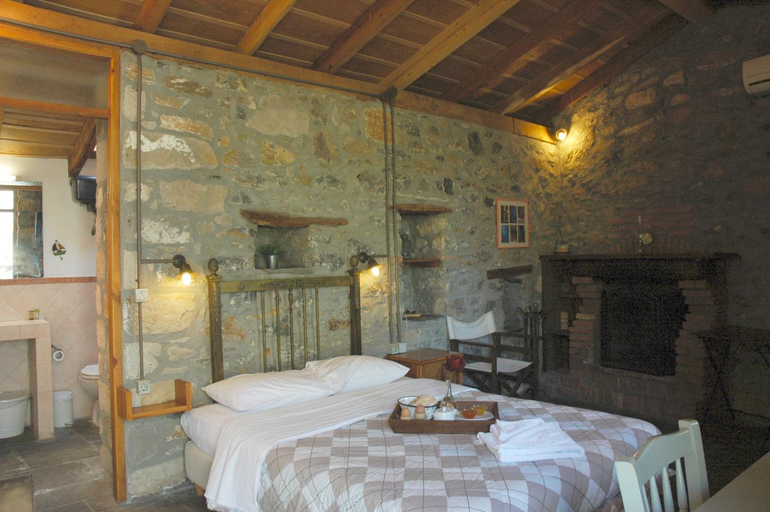 Bedroom 2, Gera's Olive Grove - Elaionas Lesvou, North Aegean