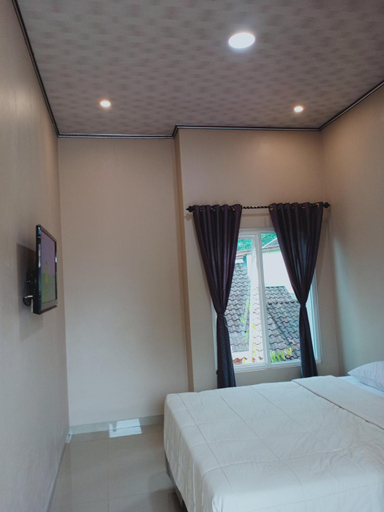 Others 4, VILLA PRINGGITAN, Karanganyar