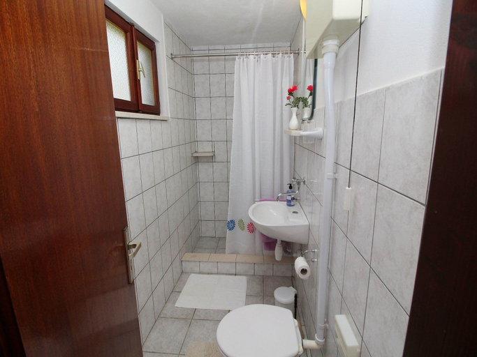Bathroom 4, Green Area Stone House, Vela Luka