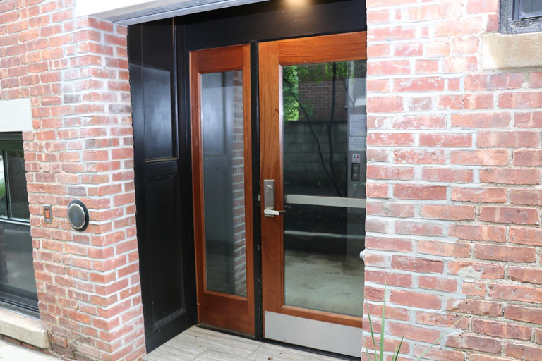 Entrance 2, A Stylish Stay w/ a Queen Bed, Heated Floors.. #28, Norfolk