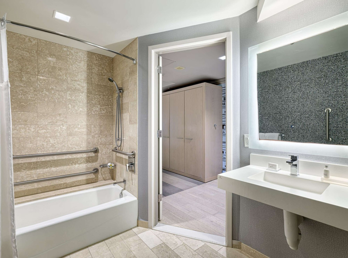 Bathroom 5, The Royal Sonesta Minneapolis Downtown, Hennepin