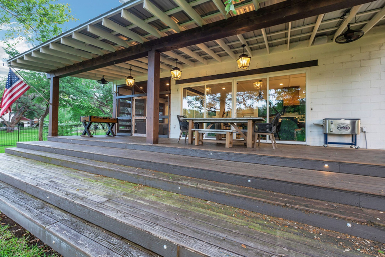 Exterior & Views 2, Zen Lodge, Burnet