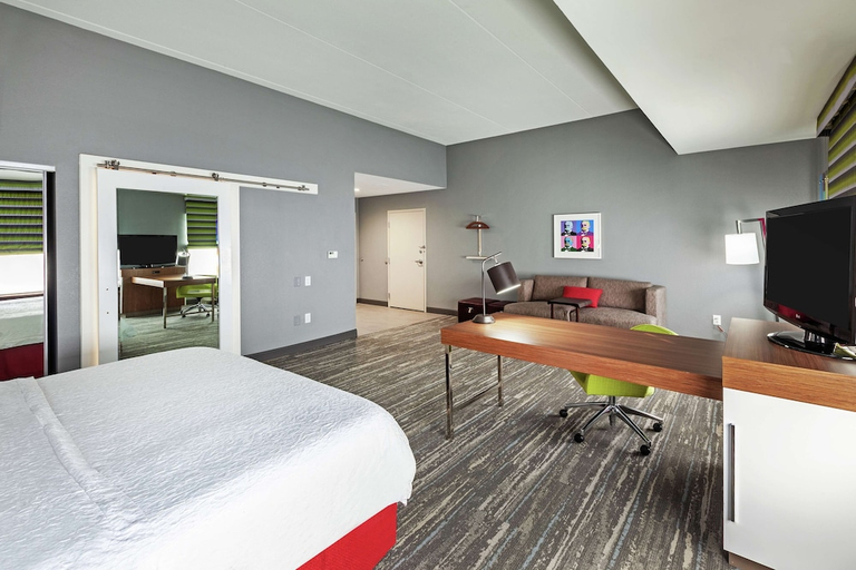 Bedroom 3, Hampton Inn & Suites Houston-Bush Intercontinental Aprt, Houston