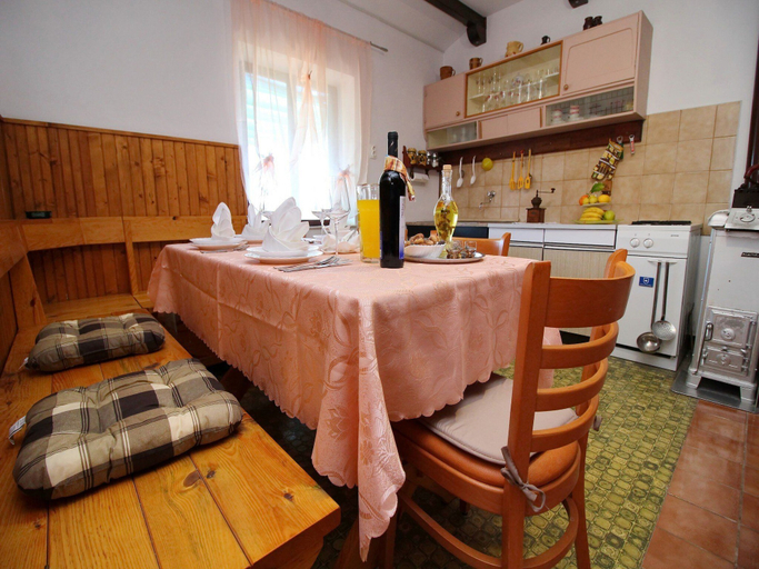 Food & Drinks 5, Green Area Stone House, Vela Luka