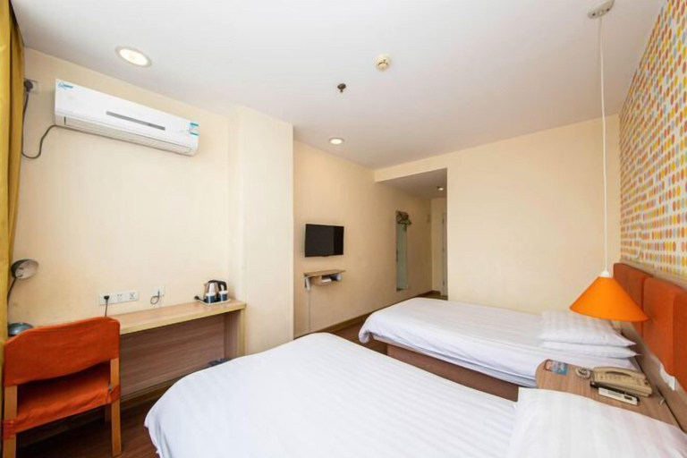 Bedroom 3, Homeinn Hotel (Yangzhou Shouxihu Wenchang Pavilion), Yangzhou