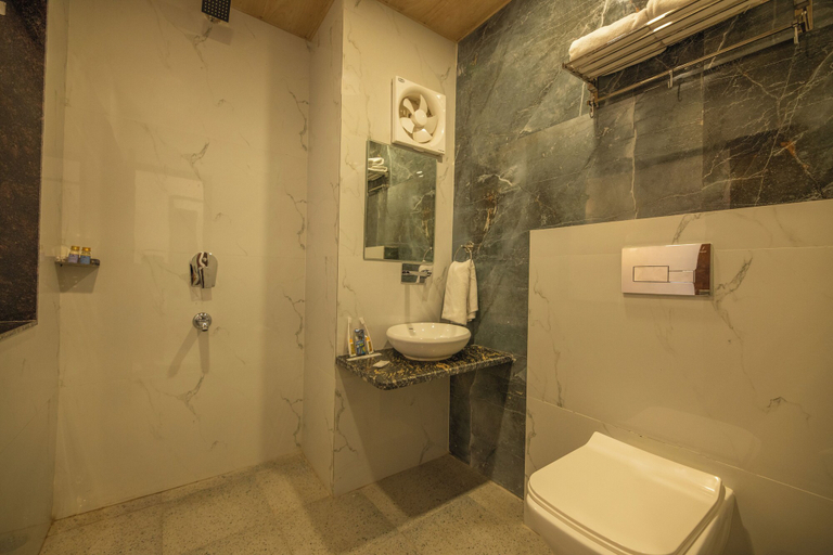 Bathroom 3, AYU SUITS, Dehradun
