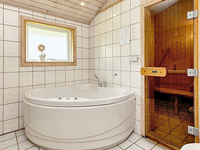 Bathroom 3, 5 Star Holiday Home in Vaeggerlose, Guldborgsund