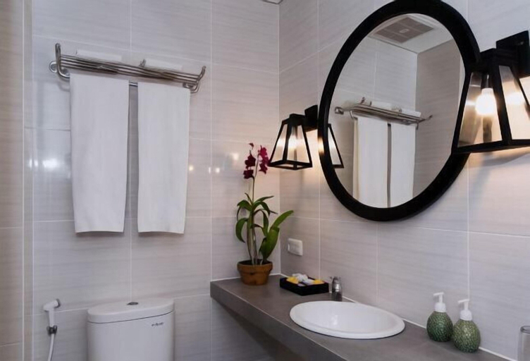 Bathroom 15