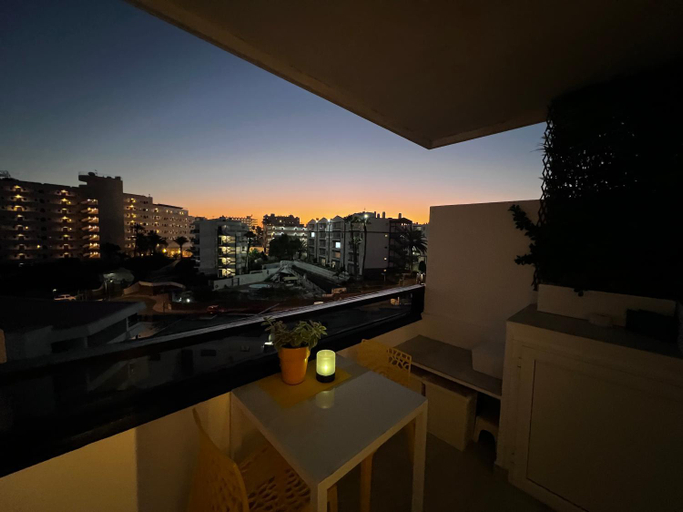 Others 2, Estudio mondrian, Las Palmas
