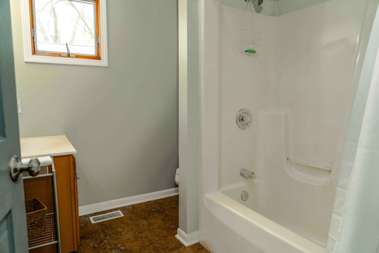 Bathroom 3, Sunset Getaway on Delavan Lake, Walworth