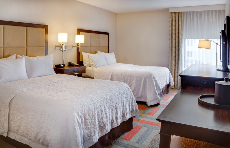 Bedroom 3, Hampton Inn Harrisonburg - University, Harrisonburg