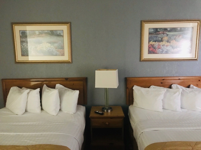 Bedroom 2, American Inn and Suites Houghton Lake, Roscommon