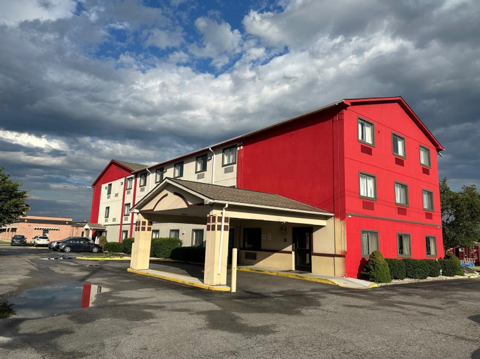 Exterior & Views 2, Ramada by Wyndham York Harrisburg Hershey, York