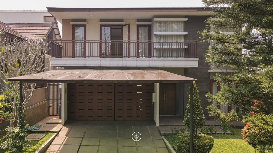 Exterior 13