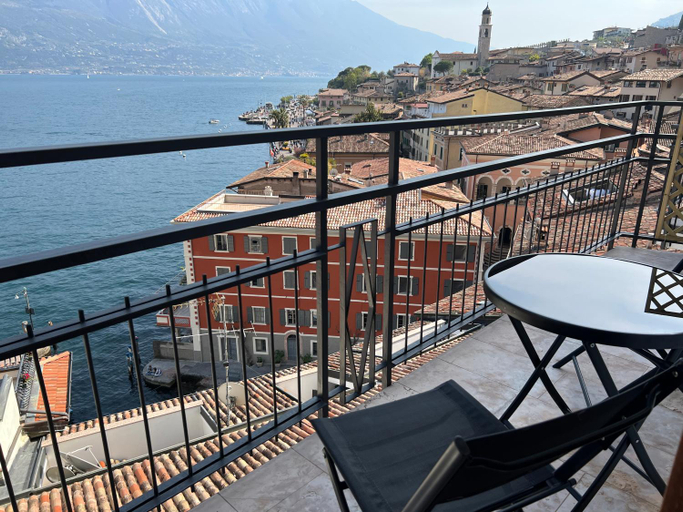 Others 4, Villa Castello only room, Brescia