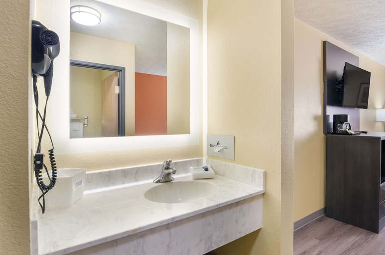 Bathroom 3, Americas Best Value Inn & Suites Independence VA, Grayson