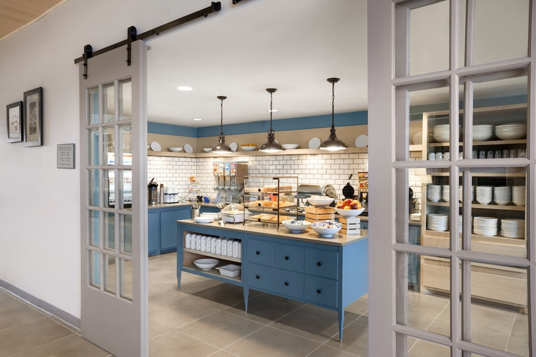 Food & Drinks 5, Country Inn & Suites by Radisson, Houghton, MI, Houghton