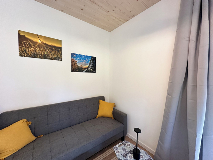 Others 4, Meuse Cottage, Namur